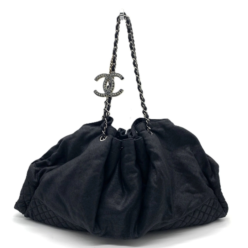CHANEL Black Shoulder Bag